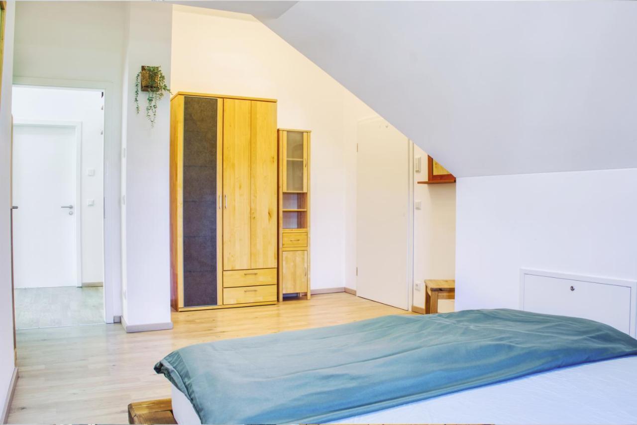 Luxus Apartment! Kueche, Balkon, Netflix, Parkplatz - 8 Personen Ilmmunster Eksteriør billede
